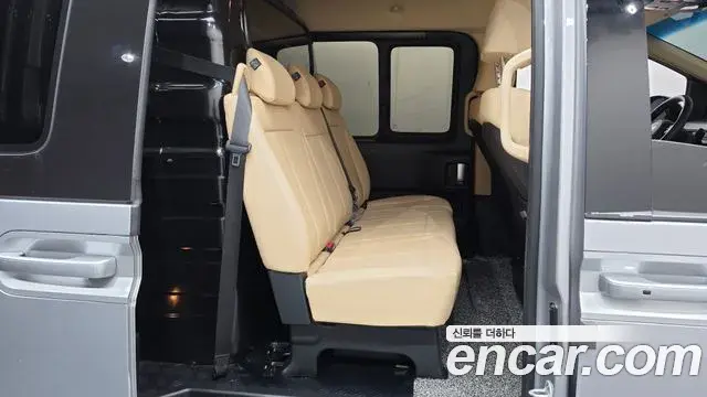 Hyundai Staria 2024 — Фото 11/20