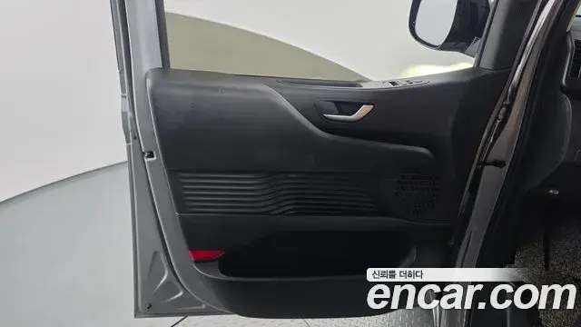 Hyundai Staria 2024 — Photo 6/30