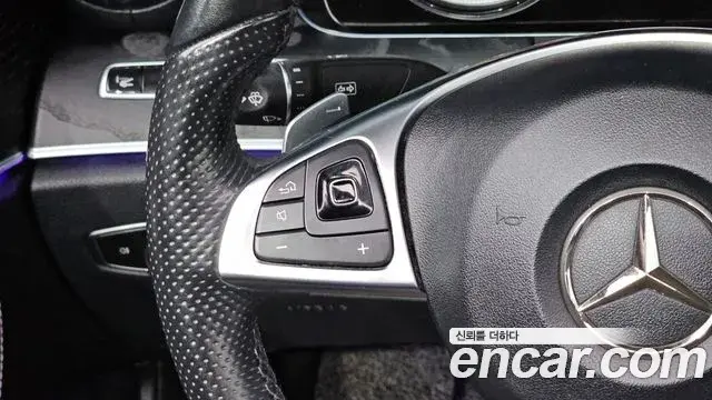 Mercedes-Benz E-Class 2018 — Фото 17/20