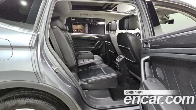 Volkswagen Tiguan Allspace 2020 — ფოტო 19/32