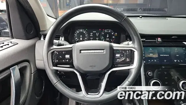 Land Rover Discovery Sport 2021 — Фото 13/20