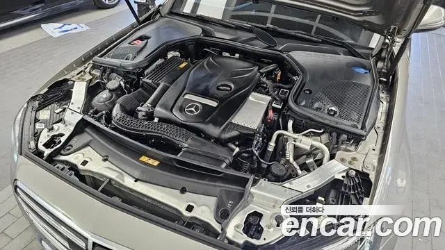 Mercedes-Benz E-Class 2021 — Фото 6/20