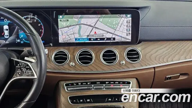 Mercedes-Benz E-Class 2021 — Фото 20/20