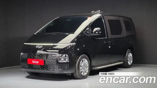 Hyundai Staria 2023 — Фото 1/20
