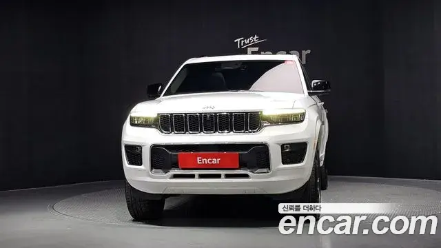 Jeep Grand Cherokee 2022 — Фото 2/20