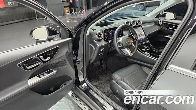 Mercedes-Benz GLC-Class 2023 — Фото 10/20