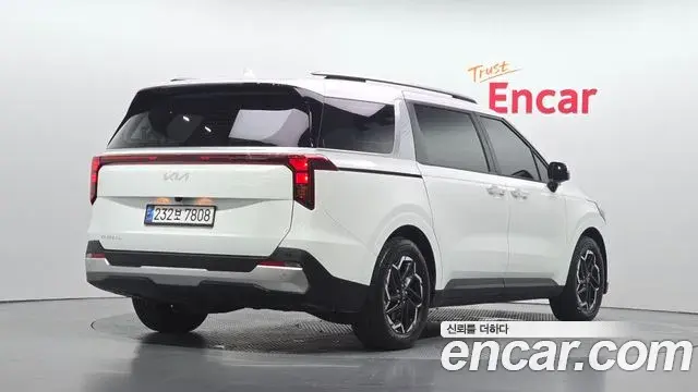 Kia Carnival 2024 — Photo 2/20