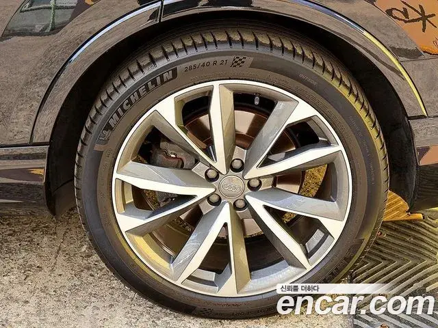 Audi Q7 2020 — Фото 18/20