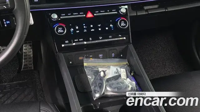 Hyundai Santa Fe 2024 — Photo 19/20