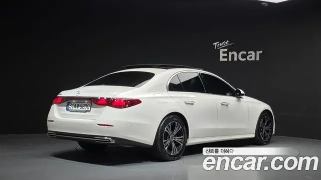 Mercedes-Benz E-Class 2025 — Фото 2/20
