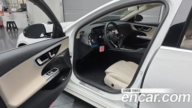 Mercedes-Benz E-Class 2025 — Фото 10/20