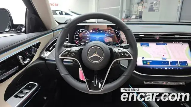 Mercedes-Benz E-Class 2025 — Фото 13/20