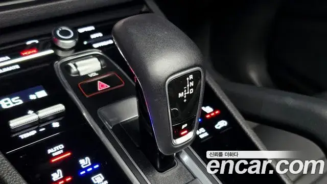 Porsche Cayenne 2020 — Photo 9/20