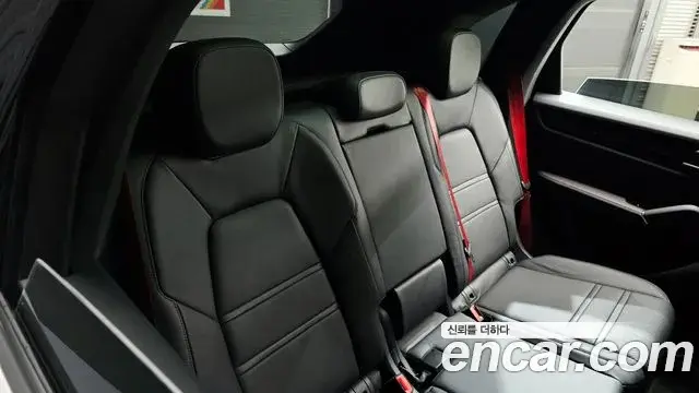 Porsche Cayenne 2020 — Photo 12/20