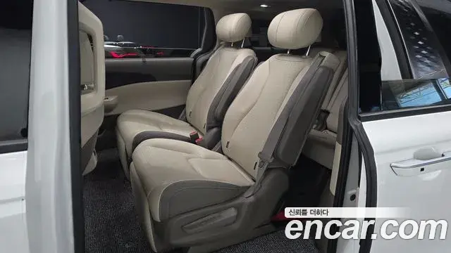 Kia Carnival 2025 — Фото 11/20