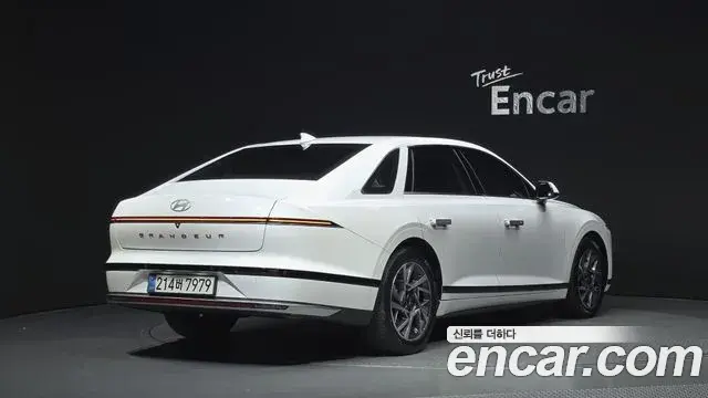 Hyundai Grandeur 2023 — Photo 2/20