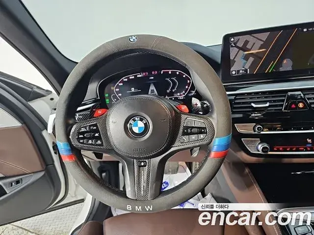 BMW 5 Series 2022 — Photo 8/18
