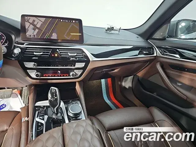 BMW 5 Series 2022 — Photo 9/18