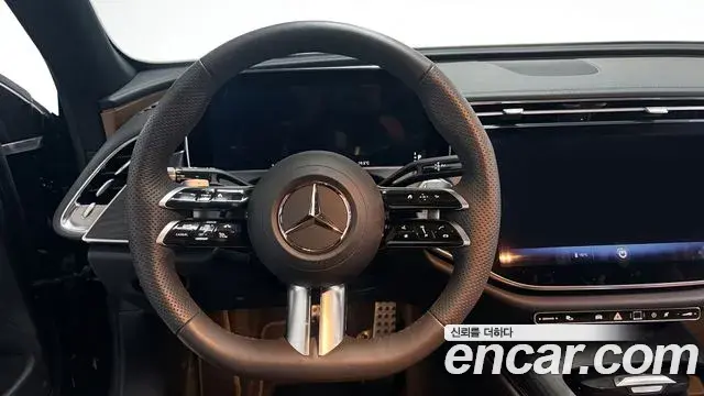 Mercedes-Benz E-Class 2026 — Фото 10/12