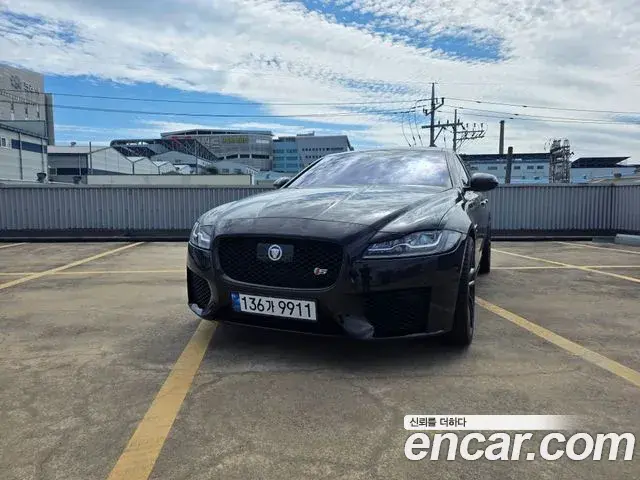 Jaguar XF 2019 — Фото 3/17
