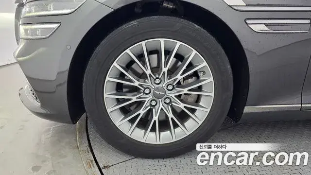 Genesis Electrified G80 2023 — Photo 5/20