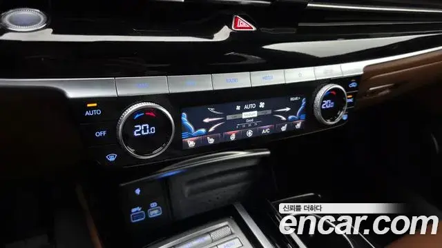 Genesis Electrified G80 2023 — Photo 18/20