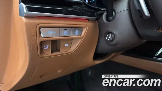 Genesis Electrified G80 2023 — Photo 19/20