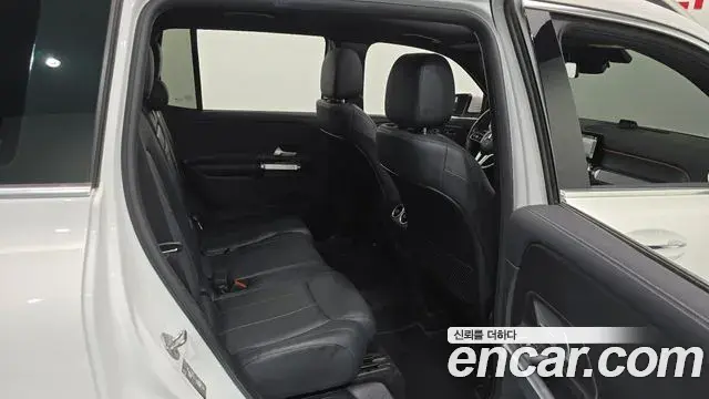 Mercedes-Benz GLB-Class 2022 — Şəkil 11/20