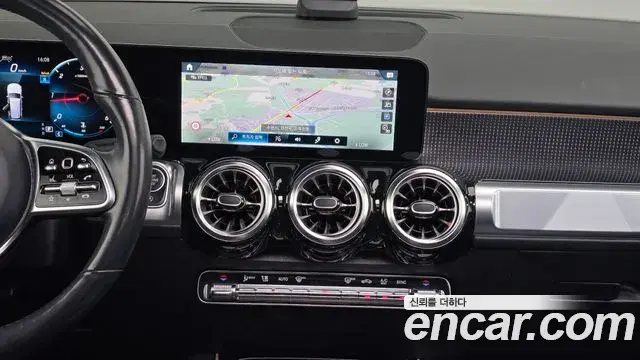 Mercedes-Benz GLB-Class 2022 — Şəkil 13/20