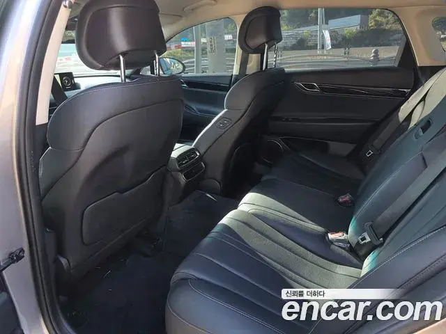 Genesis Electrified G80 2021 — Photo 6/15