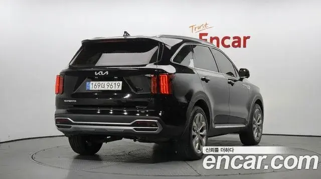 Kia Sorento 2023 — Photo 2/20
