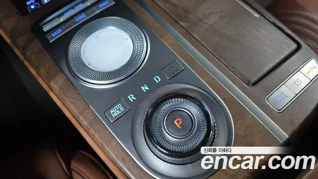 Genesis Electrified G80 2020 — Photo 9/20