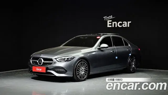 Mercedes-Benz C-Class 2023 — ფოტო 17/20