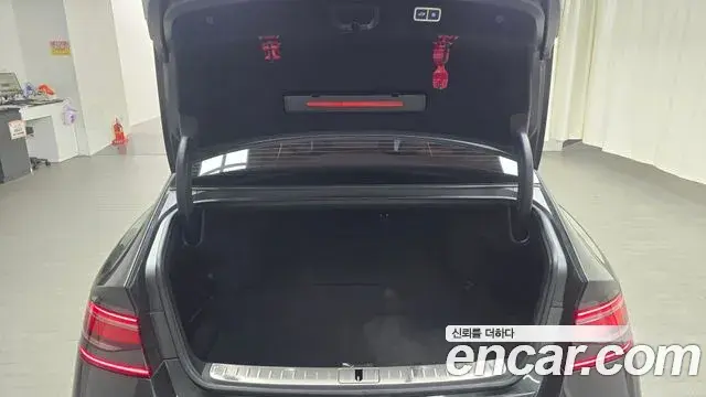 Genesis G90 2022 — ფოტო 16/20