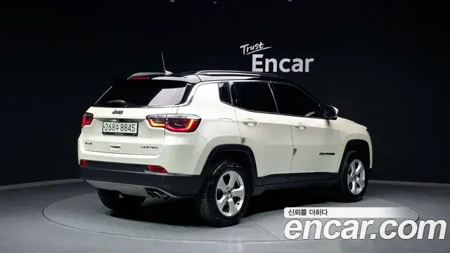 Jeep Compass 2019 — Photo 19/20