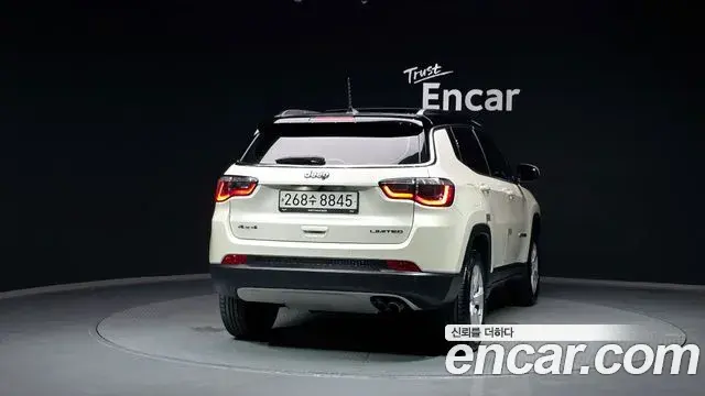 Jeep Compass 2019 — Photo 15/20