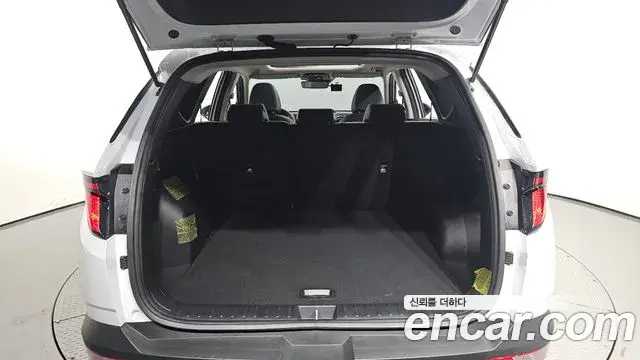 Hyundai Tucson Hybrid 2023 — ფოტო 15/20