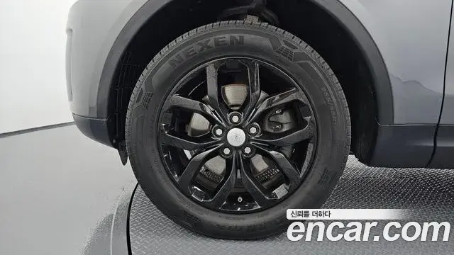 Land Rover Discovery 5 2018 — ფოტო 11/20