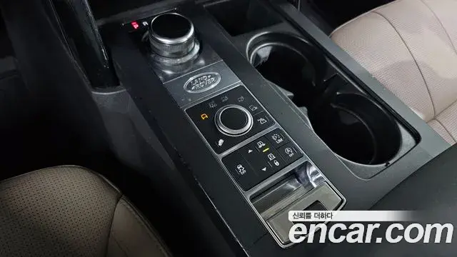 Land Rover Discovery 5 2018 — ფოტო 17/20