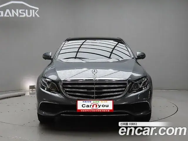Mercedes-Benz E-Class 2020 — Photo 16/20