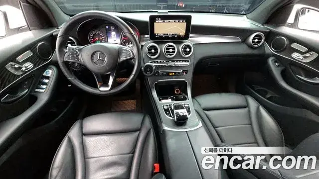 Mercedes-Benz GLC-Class 2019 — Photo 3/20