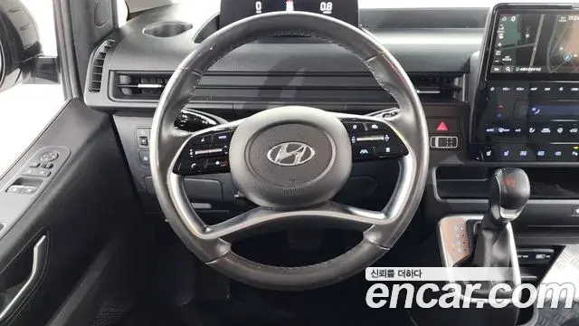 Hyundai Staria 2022 — ფოტო 3/20