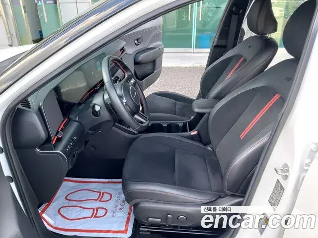 Hyundai Kona Hybrid 2024 — ფოტო 18/20