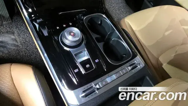 Kia Carnival 2020 — Şəkil 10/20