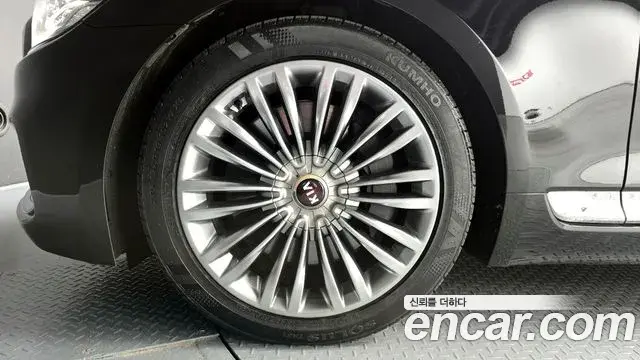 Kia The K9 2019 — Photo 11/20