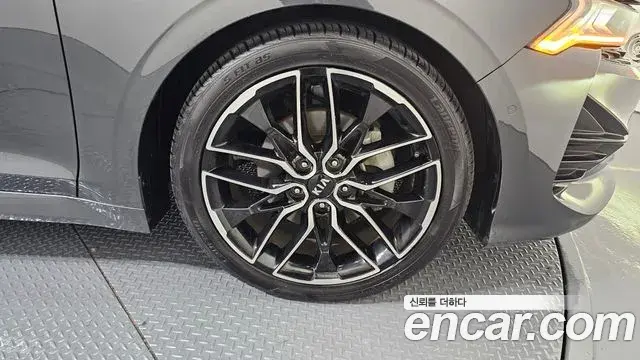 Kia K5 2021 — Şəkil 11/20
