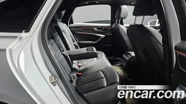 Audi A6 2022 — ფოტო 7/20