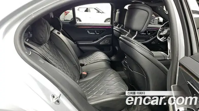 Mercedes-Benz S-Class 2022 — Photo 16/20