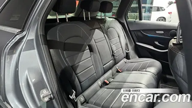 Mercedes-Benz GLC-Class 2019 — ფოტო 13/20