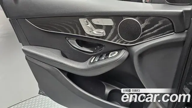 Mercedes-Benz GLC-Class 2019 — ფოტო 9/20